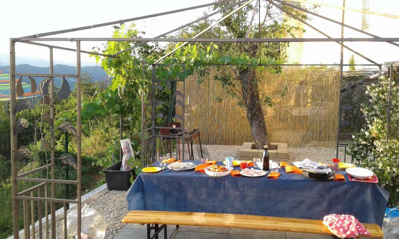 Agriturismo Nonni Devia Lucinasco Екстериор снимка